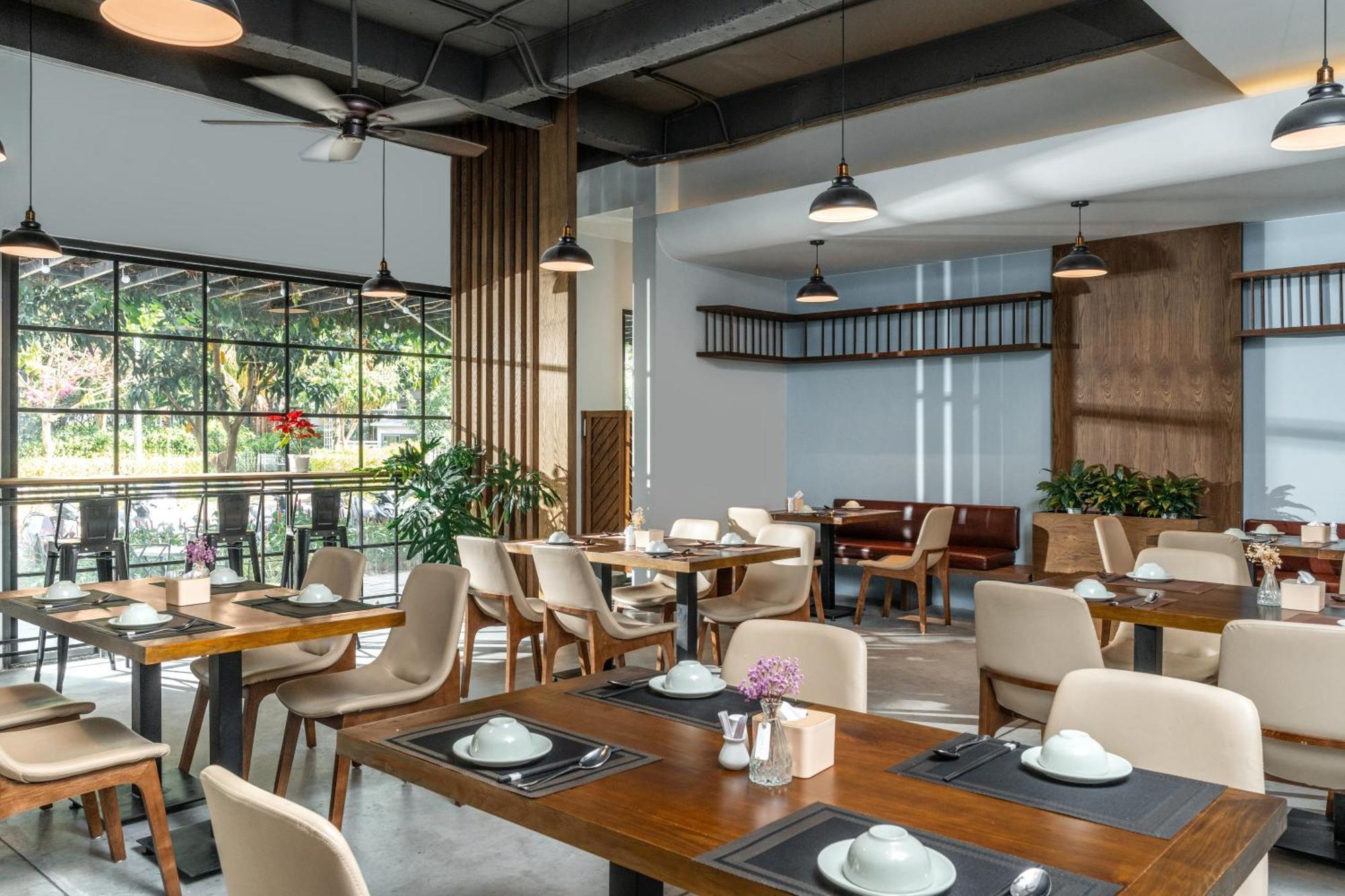 Amon Hotel Фу Куок Екстериор снимка