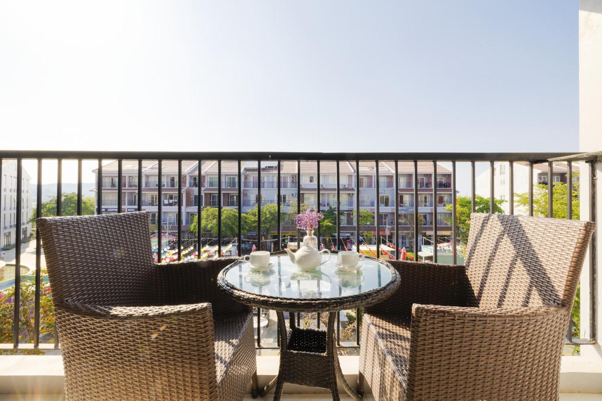 Amon Hotel Фу Куок Екстериор снимка